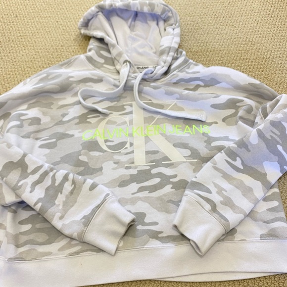 Calvin Klein Grey Camo Cropped Hoodie Women’s M - Picture 5 of 5